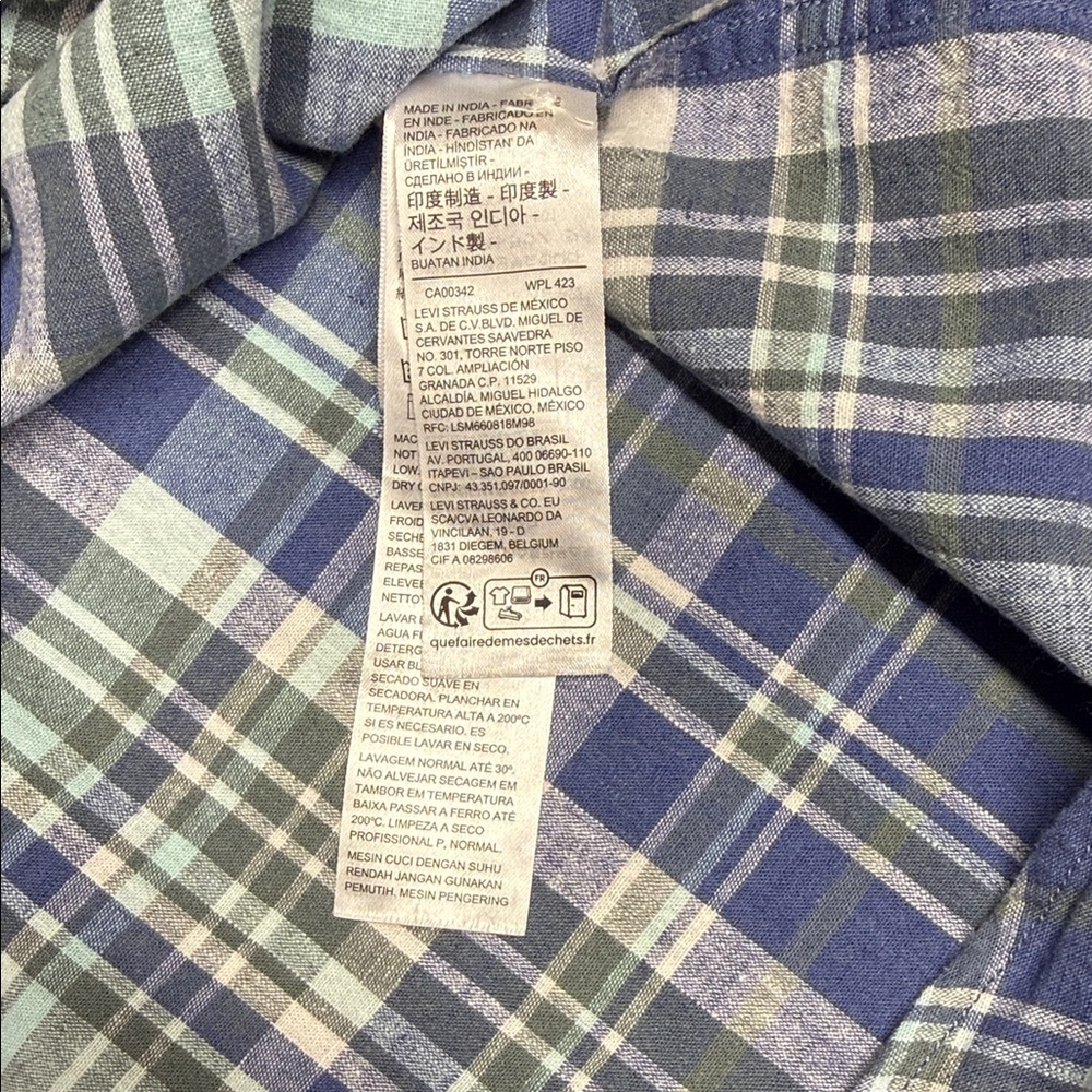 Levi's Casual Blue and White Plaid Shirt - Picture 7 of 8